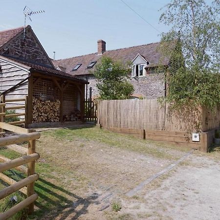 Nest Holiday Hideaway Wren Cottage Stunning Area! Чёч Стретон Экстерьер фото