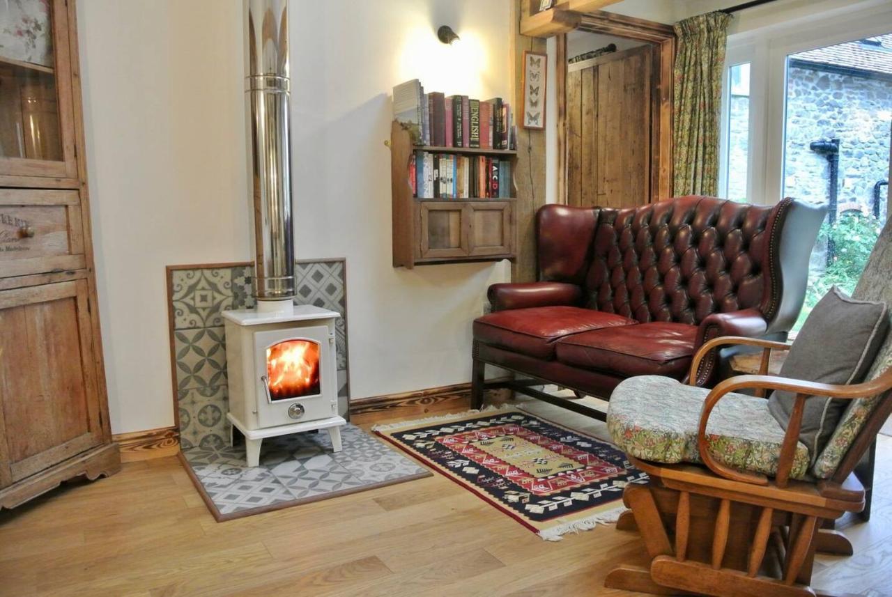 Nest Holiday Hideaway Wren Cottage Stunning Area! Чёч Стретон Экстерьер фото