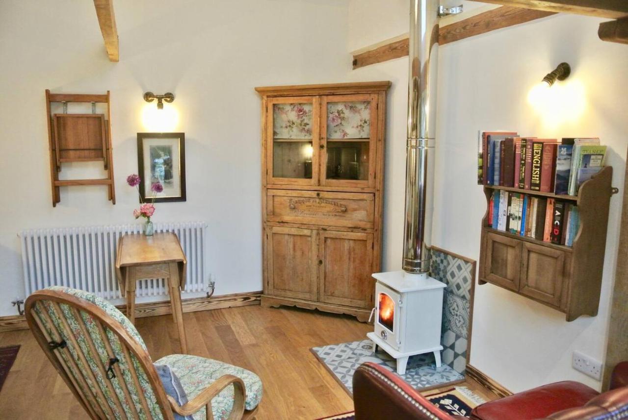 Nest Holiday Hideaway Wren Cottage Stunning Area! Чёч Стретон Экстерьер фото