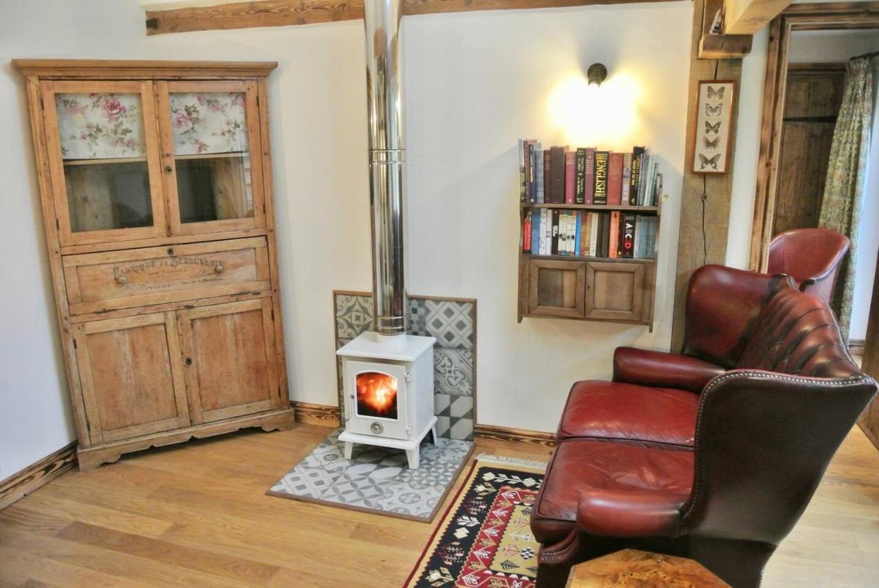 Nest Holiday Hideaway Wren Cottage Stunning Area! Чёч Стретон Экстерьер фото