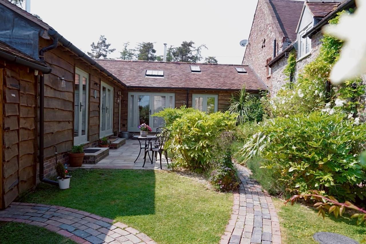 Nest Holiday Hideaway Wren Cottage Stunning Area! Чёч Стретон Экстерьер фото