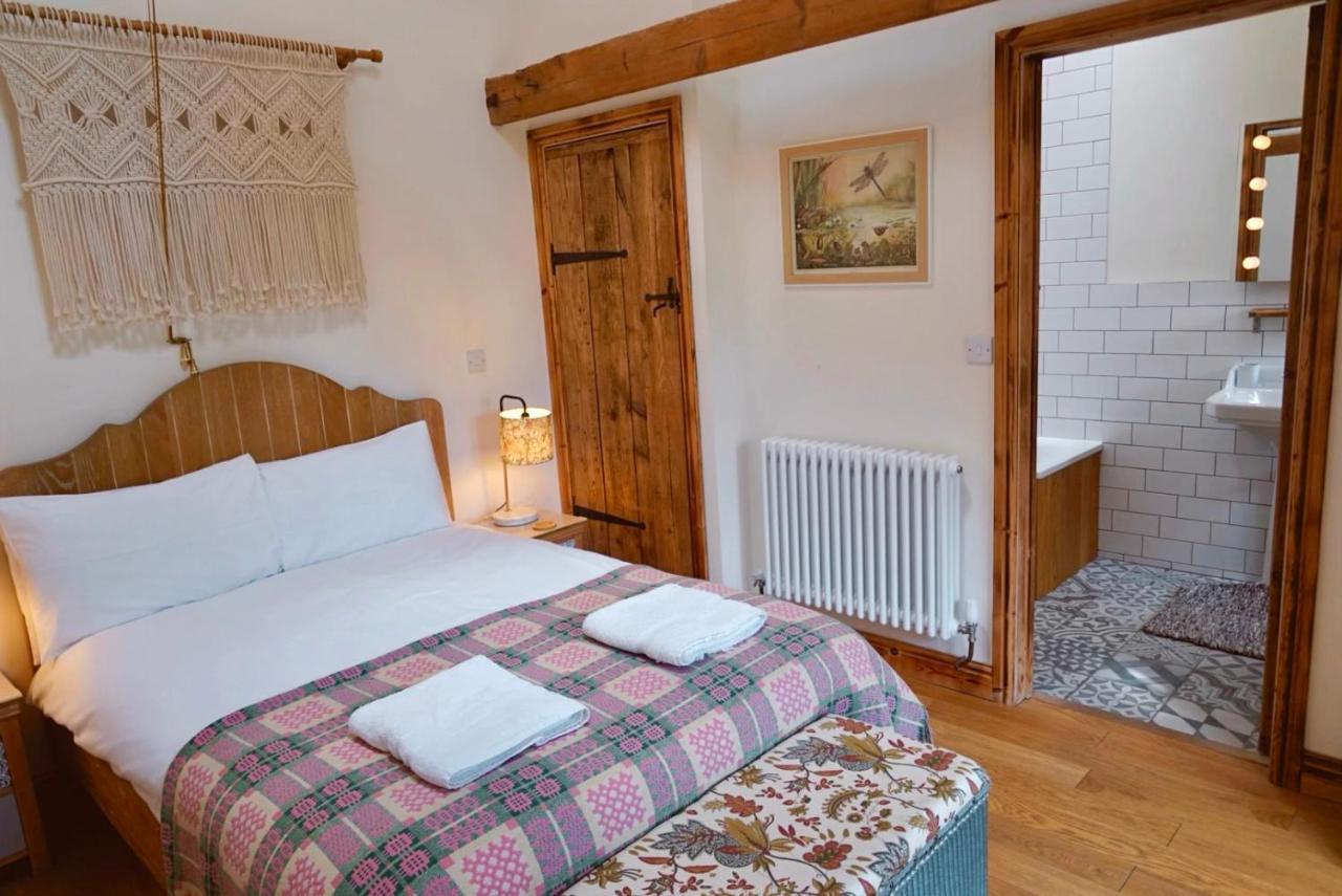 Nest Holiday Hideaway Wren Cottage Stunning Area! Чёч Стретон Экстерьер фото